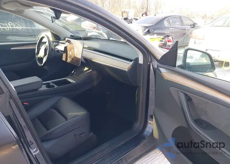 2024 Tesla Model Y Long Range Dual Motor All-Wheel Drive from USA, damaged, VIN 7SAYGDEE0RA268247